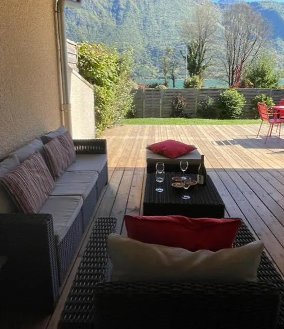 Casa Recto, Au Bord Du Lac D'Annecy Avec Vue Doussard